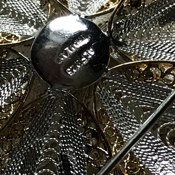 🌸 SS Flower Pin - Picture 6 of 6